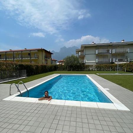 Garden & Pool Perugini Apartment Torbole Sul Garda Bagian luar foto