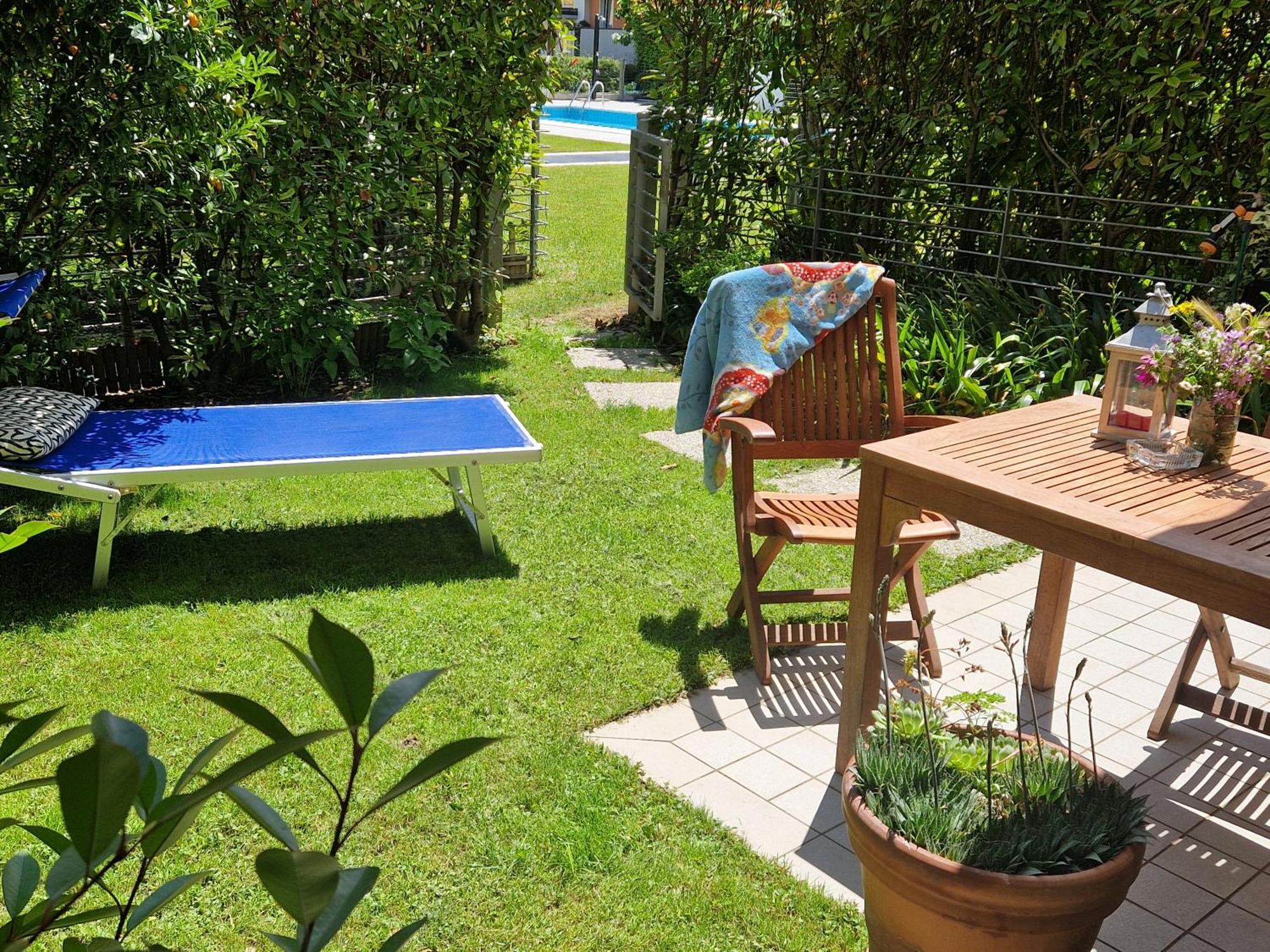 Garden & Pool Perugini Apartment Torbole Sul Garda Bagian luar foto