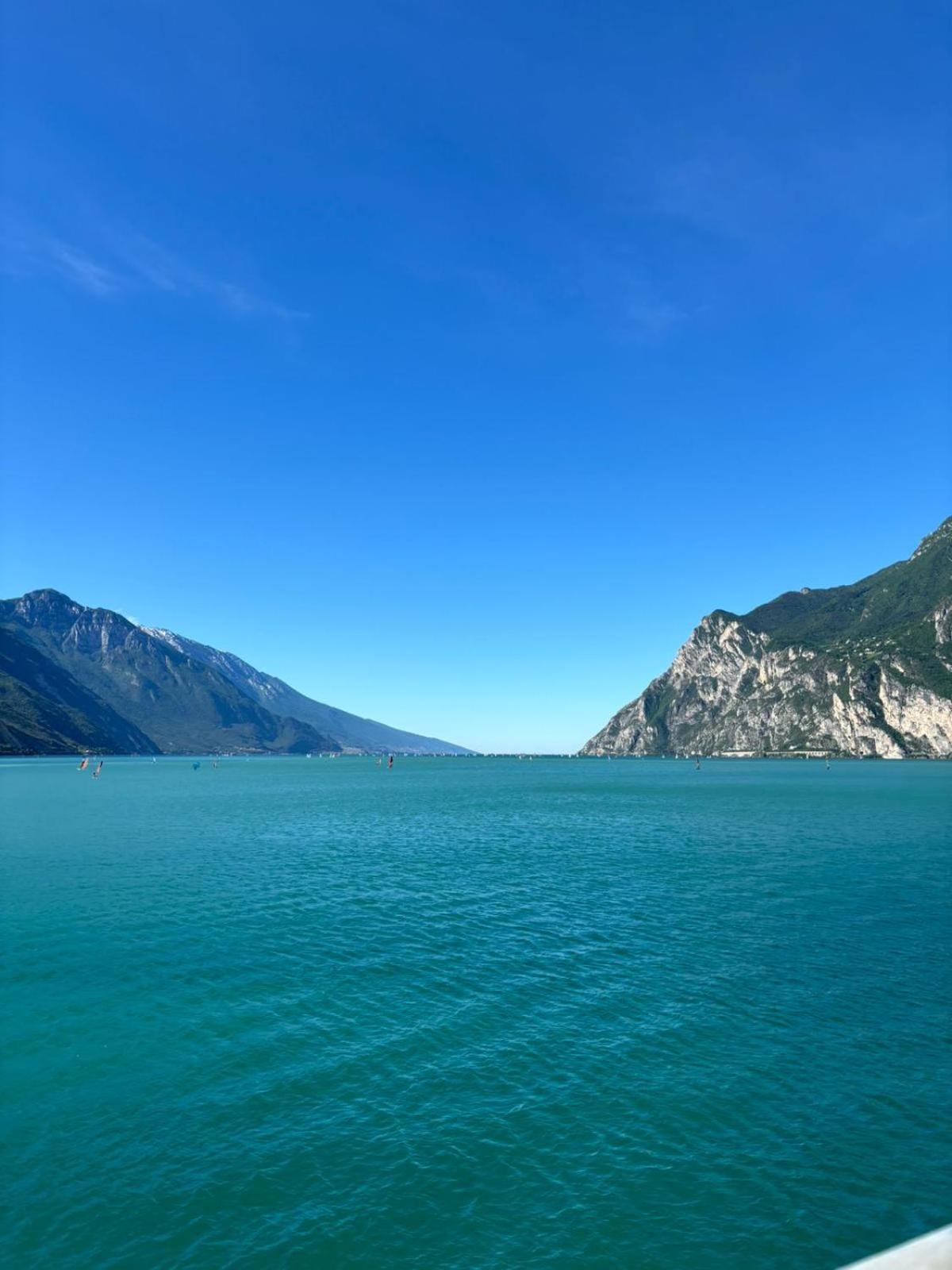 Garden & Pool Perugini Apartment Torbole Sul Garda Bagian luar foto